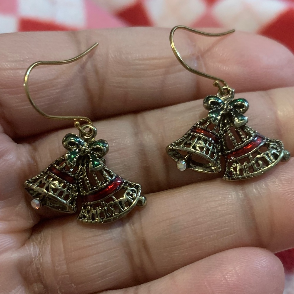 NWOT Elegant Bell Earrings